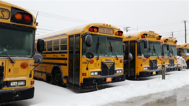 Blizzard : écoles et routes fermées 