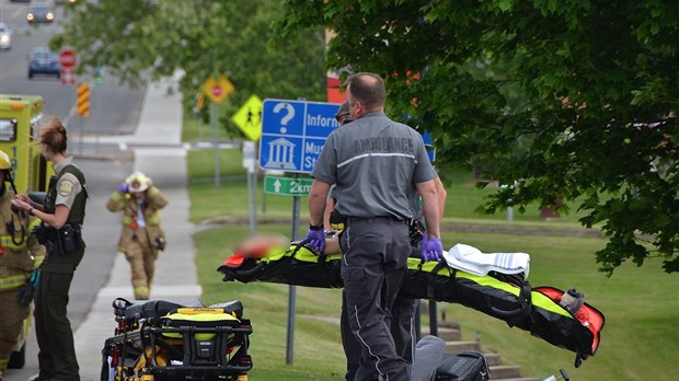 Un cycliste happé au coin Saint-Pierre et de l'Hôtel-de-Ville 