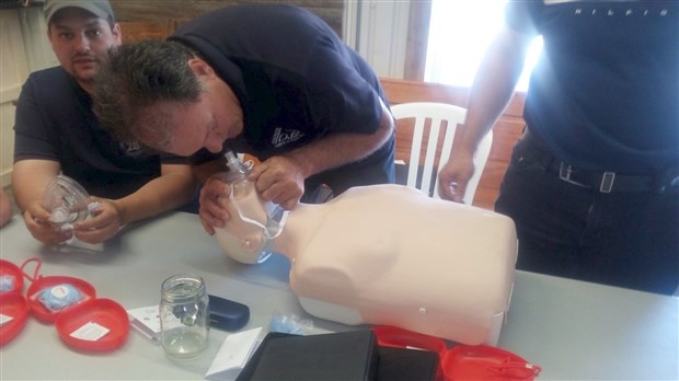 Une formation RCR pour les jeunes de Rivière-Bleue