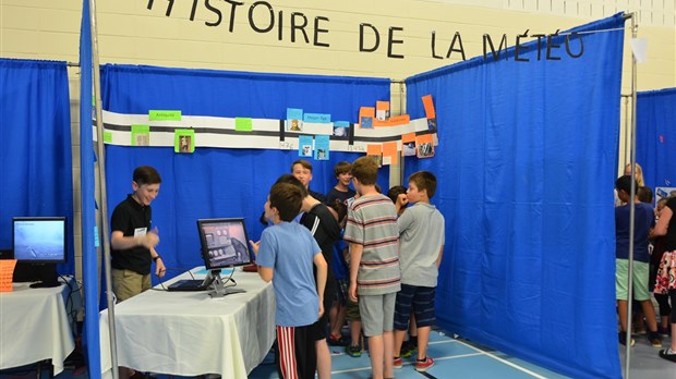 Des météorologistes en herbe à l'école internationale Saint-François-Xavier