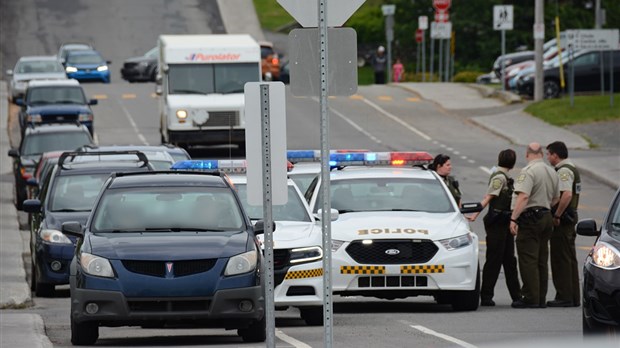 Une manipulation d’arme près de l’École secondaire de Rivière-du-Loup inquiète