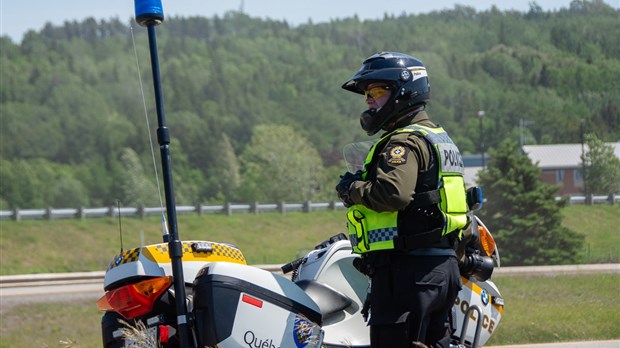 Opération de la SQ sur l’autoroute 20 : près de 400 constats remis