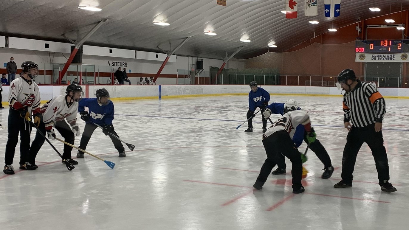Le Ballon sur glace veut faire son retour aux Jeux du Québec - TVA