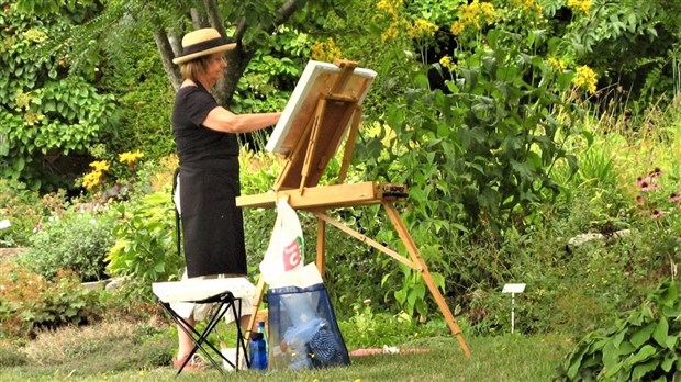 Artistes à l’œuvre au Jardin floral de La Pocatière avec REG’ART
