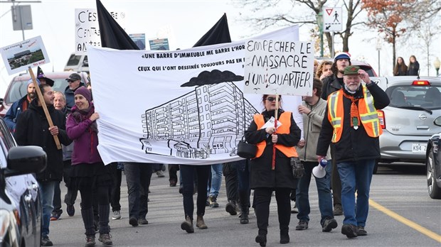 Une manifestation «monstre» à Rivière-du-Loup contre le projet Medway