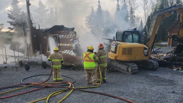 Une maison détruite par un incendie à Rivière-Bleue