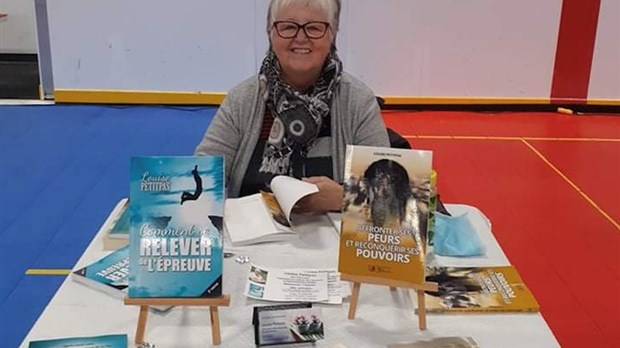 Séance de signatures de Louise Petitpas à la Librairie du Portage de Rivière-du-Loup
