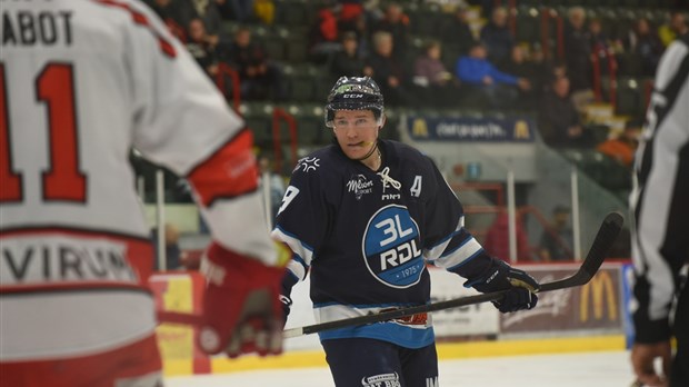 Maxime St-Cyr échappe le titre de meilleur buteur de la LNAH…pour une 2e fois