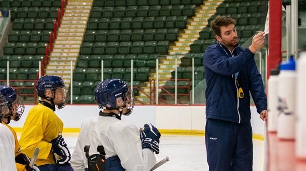 Mike Maclure rejoint les Tigres de Victoriaville