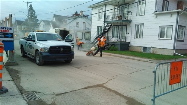 Bris de canalisation sur la rue St-Louis à Rivière-du-Loup