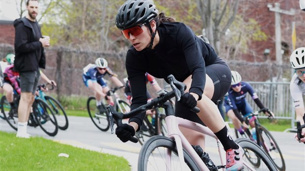 Raphaële Lemieux victorieuse aux Mardis cyclistes de Lachine