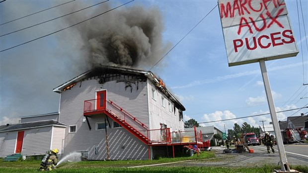 Violent incendie dans l'ancien bar Viger de Saint-Épiphane 