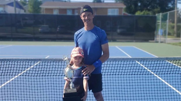 Jeremy Rioux, champion du tournoi de tennis d’Amqui 