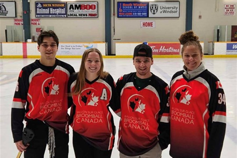 L'équipe de hockey des Braves de l'école secondaire du Rocher grande  championne de la Classique des Sphinx de Rivière-du-Loup! - Centre de  services scolaire de l'Énergie