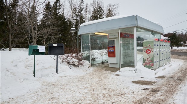 Des malfaiteurs volent des publisacs à Rivière-du-Loup