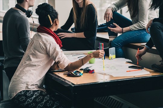 Centres d’éducation des adultes : cessation des cours de francisation dans l’Est du Québec