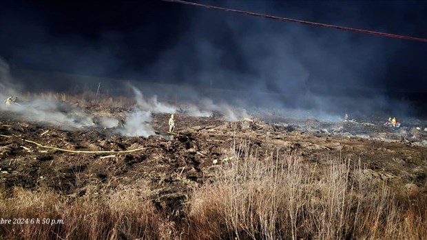 Feu de broussailles à Rivière-Bleue