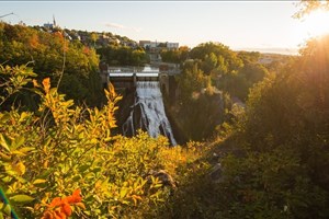 L’illumination de la falaise du parc des Chutes le 18 décembre 