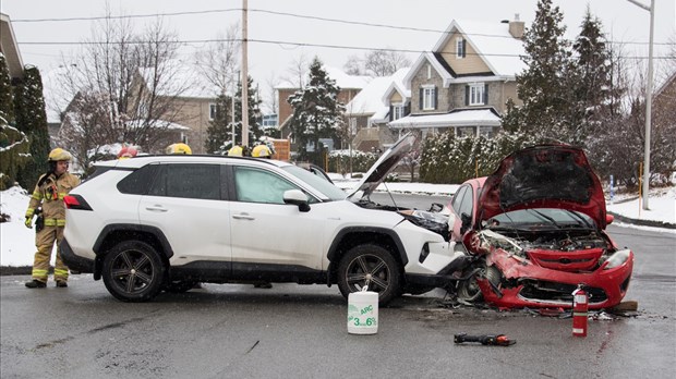 Collision latérale dans un quartier résidentiel de Rivière-du-Loup 