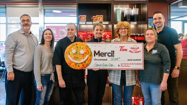 Biscuit sourire des Fêtes : plus de 12 000 $ remis aux Sphinx de l’ESRDL