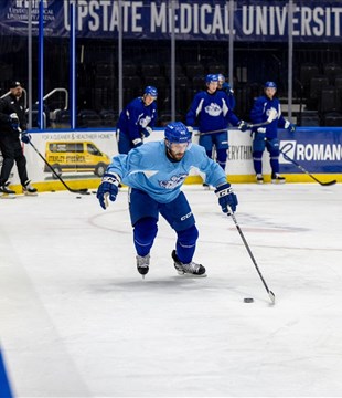 Un premier match pour Gabriel Dumont en 2024-2025