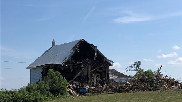 Les flammes ravagent une maison à Saint-Épiphane