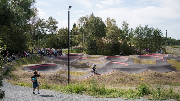 Première compétition provinciale de pumptrack à Saint-Modeste