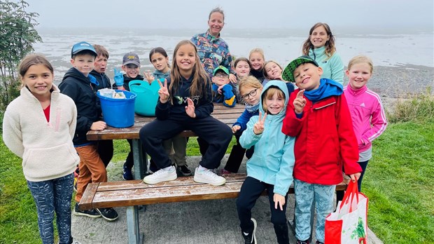 L’École trilingue Vision en mode nettoyage à la Pointe de Rivière-du-Loup