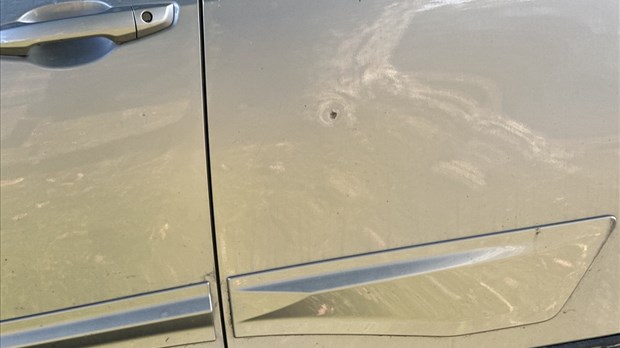 Son véhicule atteint par un projectile  sur l’autoroute 20 