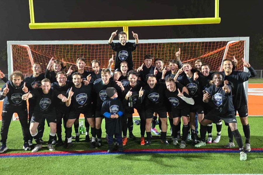 Soccer AA : une équipe louperivoise célèbre un championnat