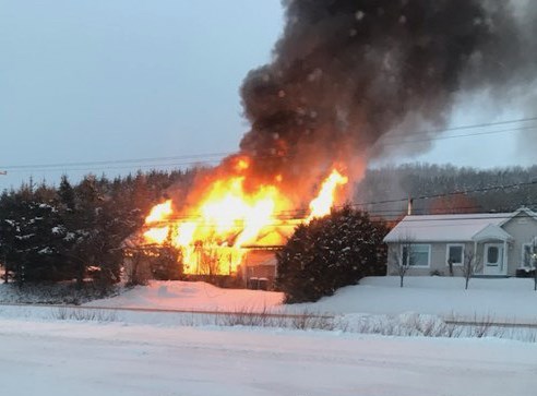 Une personne retrouvée sans vie dans un incendie à Pohénégamook