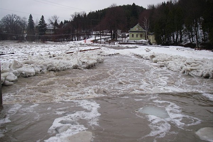 La présence de glace sur la rivière inquiète à L'Isle-Verte