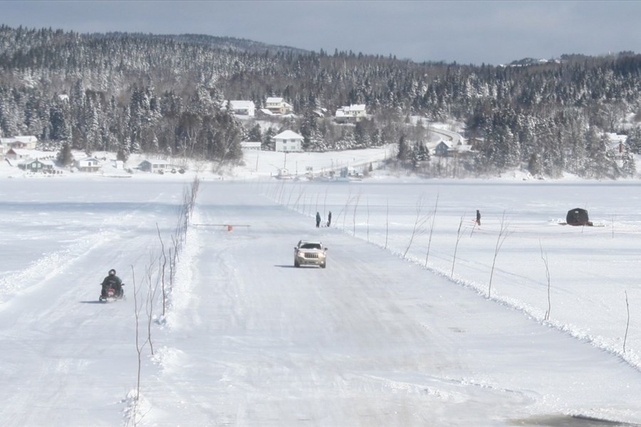 Coup de théâtre : le pont de glace du Témiscouata est ouvert