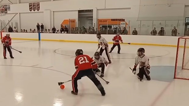 Place au Tournoi inter-provincial senior de ballon sur glace du Témiscouata