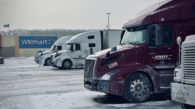 Des dizaines d’automobilistes et camionneurs ont été piégés à Rivière-du-Loup 