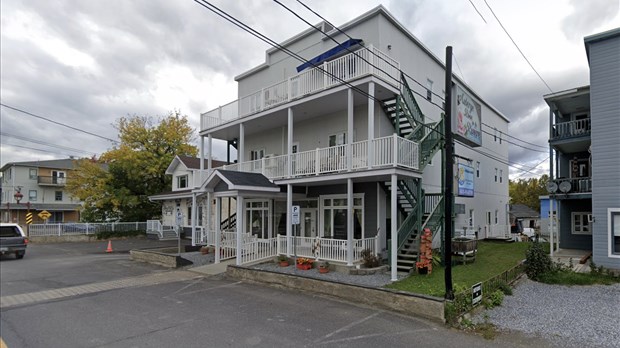 L’Auberge Rose de la Rivière de Dégelis est sauvée 