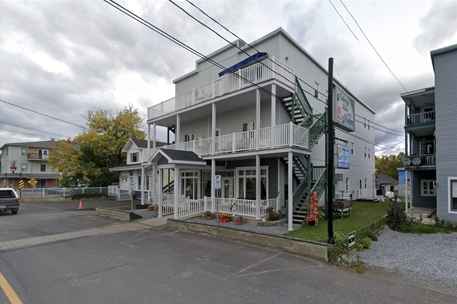 L’Auberge Rose de la Rivière de Dégelis est sauvée 