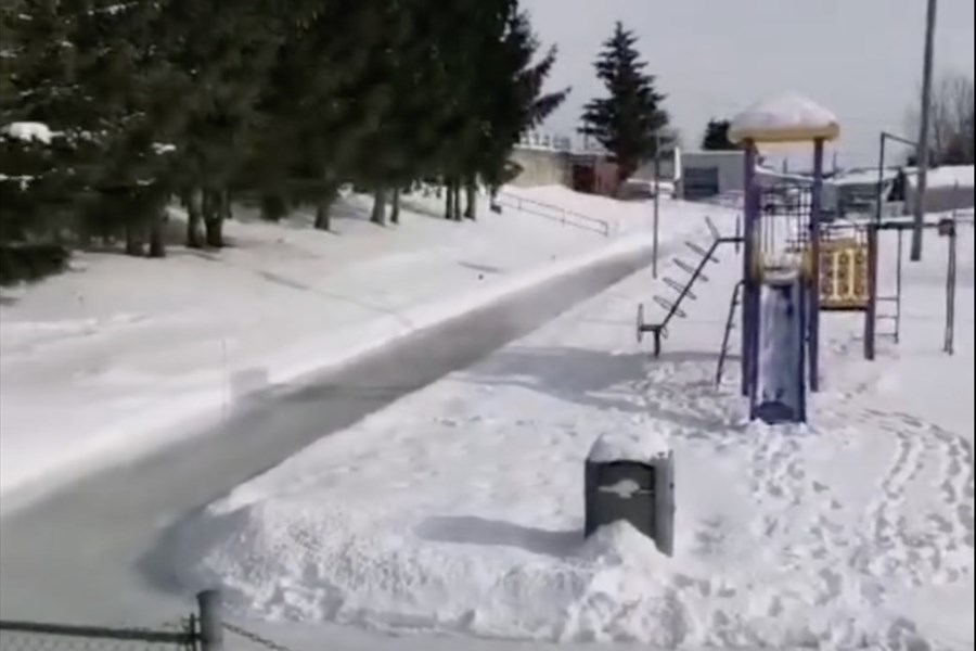 Un nouvel anneau de glace à Saint-Louis-du-Ha! Ha! 