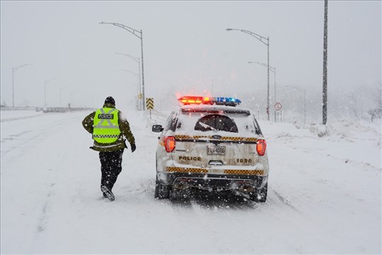 Tempête : l'autoroute 20 et la route 132 sont fermées