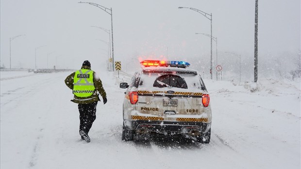 Tempête : l'autoroute 20 et la route 132 sont fermées