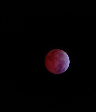 Une lune de sang immortalisée par Aster